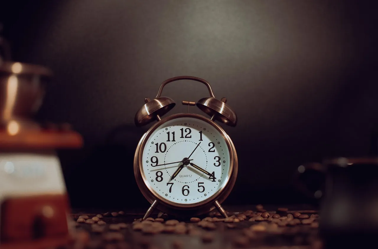 clock, alarm clock, coffee, coffee cup, cup, coffee grinder, grains