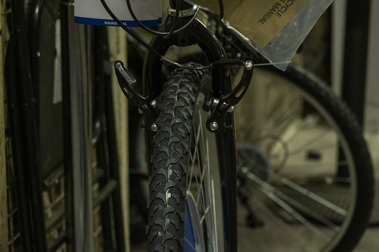 bicycle, wheel, brakes, bike, repair, shop, workshop, mechanic, velo, mountain bike