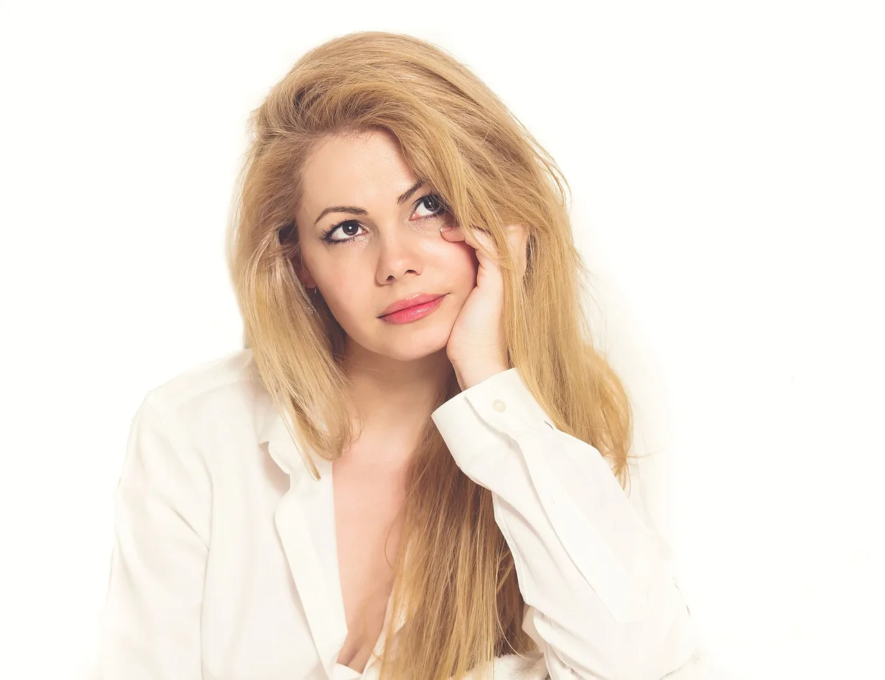 beautiful woman, blondynki, long hair, attractive, sexy, zmysłowy, dziewuszka, white shirt