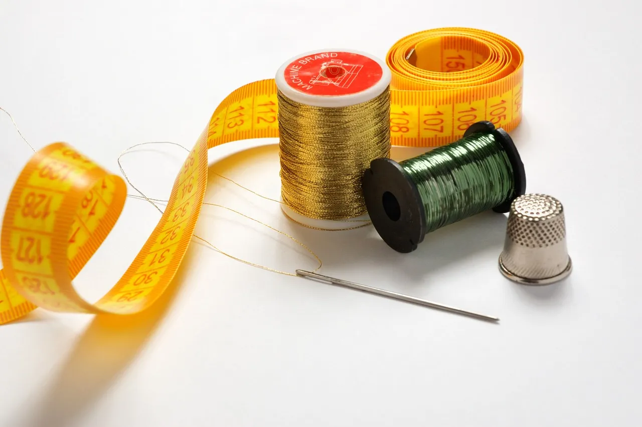 threads, needle, sewing, spirala, cotton, spool, textile, tailor, item, thimble, industry, color, fiber, żółty, nylon, measurement, measuring, cutting, instrument, accessory, metal, needle, textile, tailor, tailor, tailor, tailor, tailor, industry, fiber