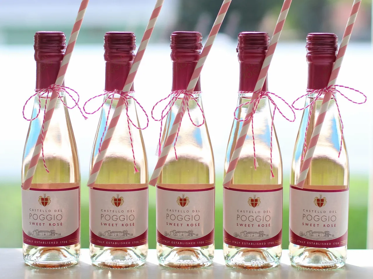 champagne, wine, cocktail, party, alcohol, straws, drink, beverage, celebration, cheers, toast, happy, friends, fun, toasting, lifestyle, festive, event, celebrate, together, bottles