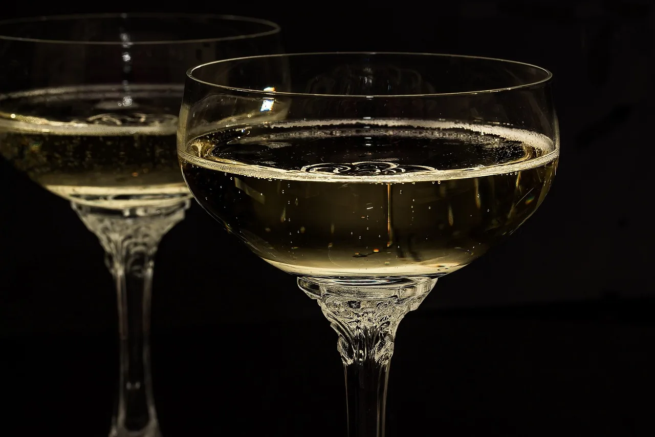 kieliszki do szampana, wino musujące, okulary, drink, alkohol, szampan, sylwester, mrowienie, uroczy, ślub, nowy rok, data urodzenia, new year's day, szampan, sylwester, sylwester, sylwester, sylwester, nowy rok, nowy rok, nowy rok, nowy rok, nowy rok