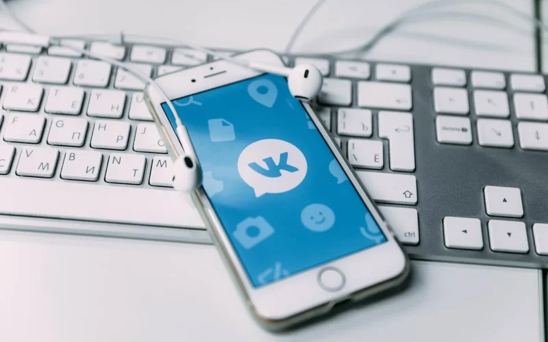 komputer, iphone, technologia, internet, klawiatura, iphone8, vk, vkontakte, social media, media społecznościowe, biały, jabłko, social media, social media, social media, social media, social media
