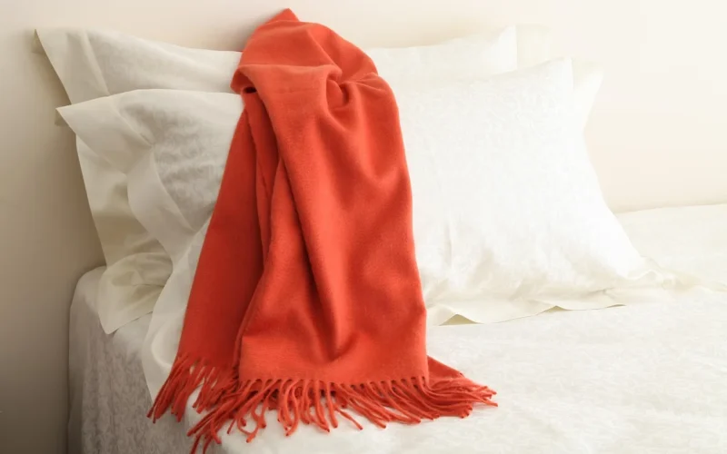 szalik, pashmina, bed, sheet, poduszka, sypialnie