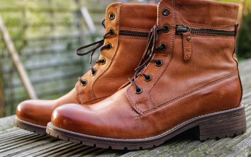 winter boots, shoes, leather boots, boots, ciepłe, clothing, fed, women ' s shoes, boots women, brown shoes, brown leather shoes, lace-up boots, women ' s boots, shiny shoes, brązowy, leather, styl, klasyczny, laces, lean, pair, walking, moda, shoes, shoes, boots, boots, boots, boots, boots