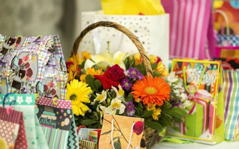 gift, surprise, prezent, prezenty, niespodzianka, pakiet, opakowanie, dekoracje, prawdziwym, wszystkiego najlepszego z okazji urodzin, radość, rocznica, opakowane, uroczystość
